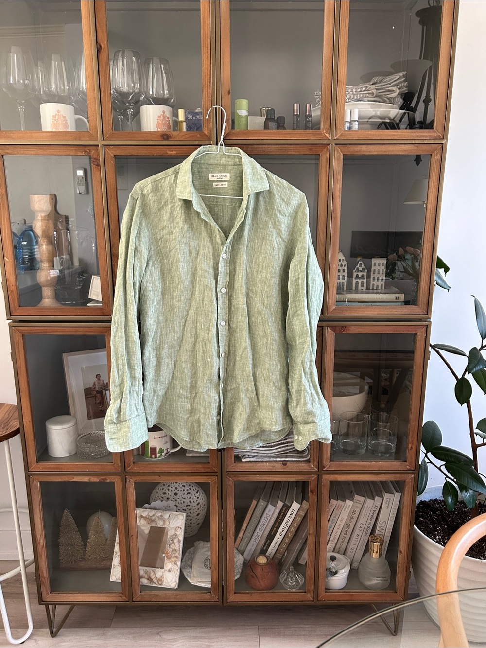 Blue Coast 100% Linen Green Button-Up Shirt